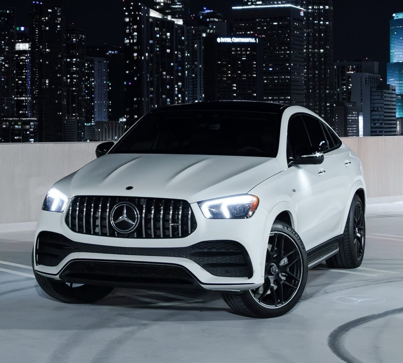 Mercedes-AMG GLE 53 view 1